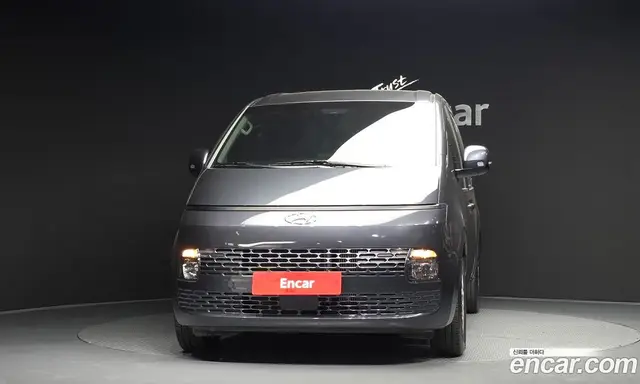 Hyundai Staria 2023 2.2 автомат (гидро), миниатюра 3