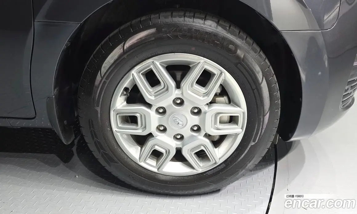 Hyundai Staria 2023 2.2 автомат (гидро), фото 5