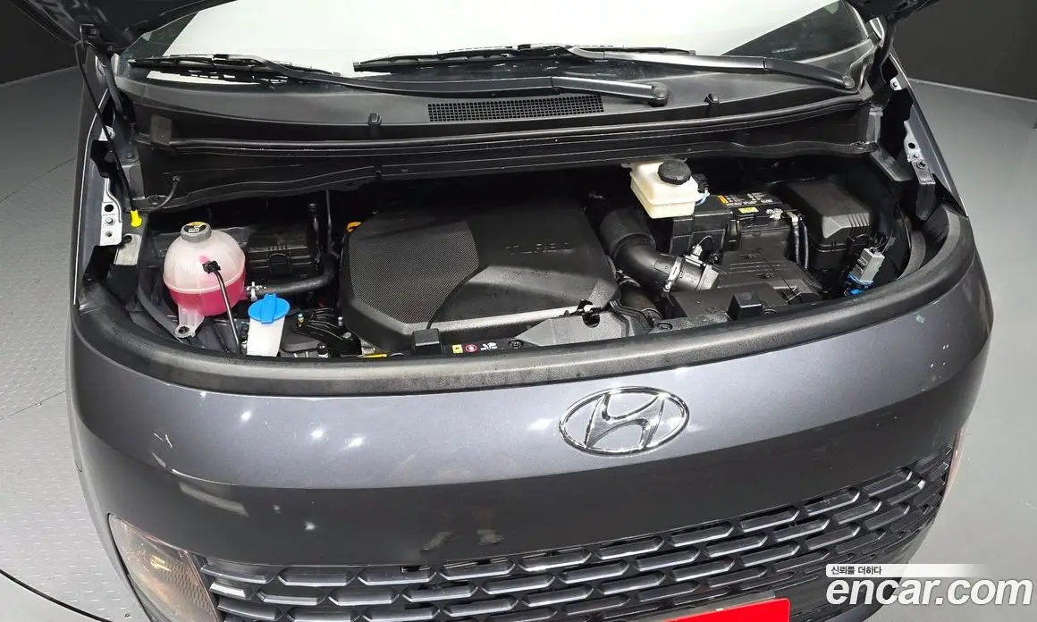 Hyundai Staria 2023 2.2 автомат (гидро), фото 6