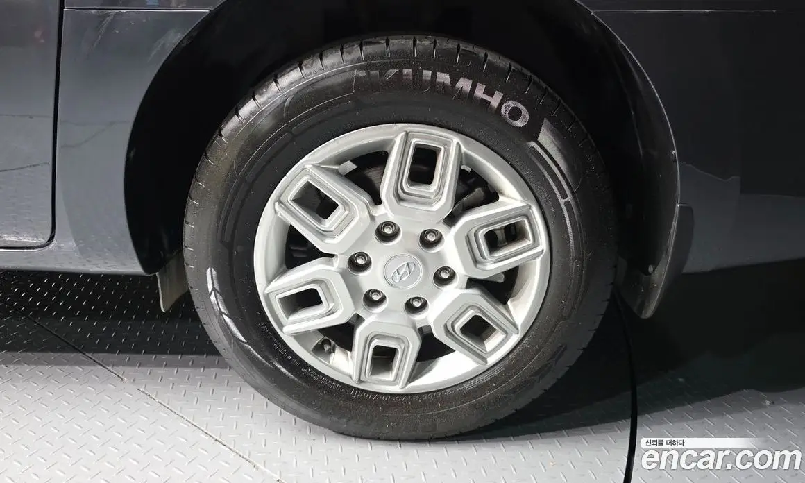 Hyundai Staria 2023 2.2 автомат (гидро), фото 7