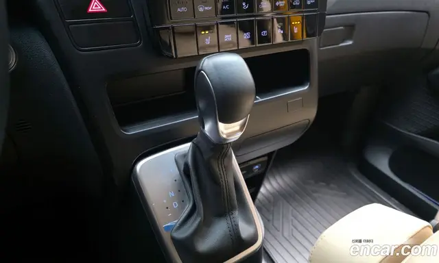Hyundai Staria 2024 1.6 автомат (гидро), миниатюра 12