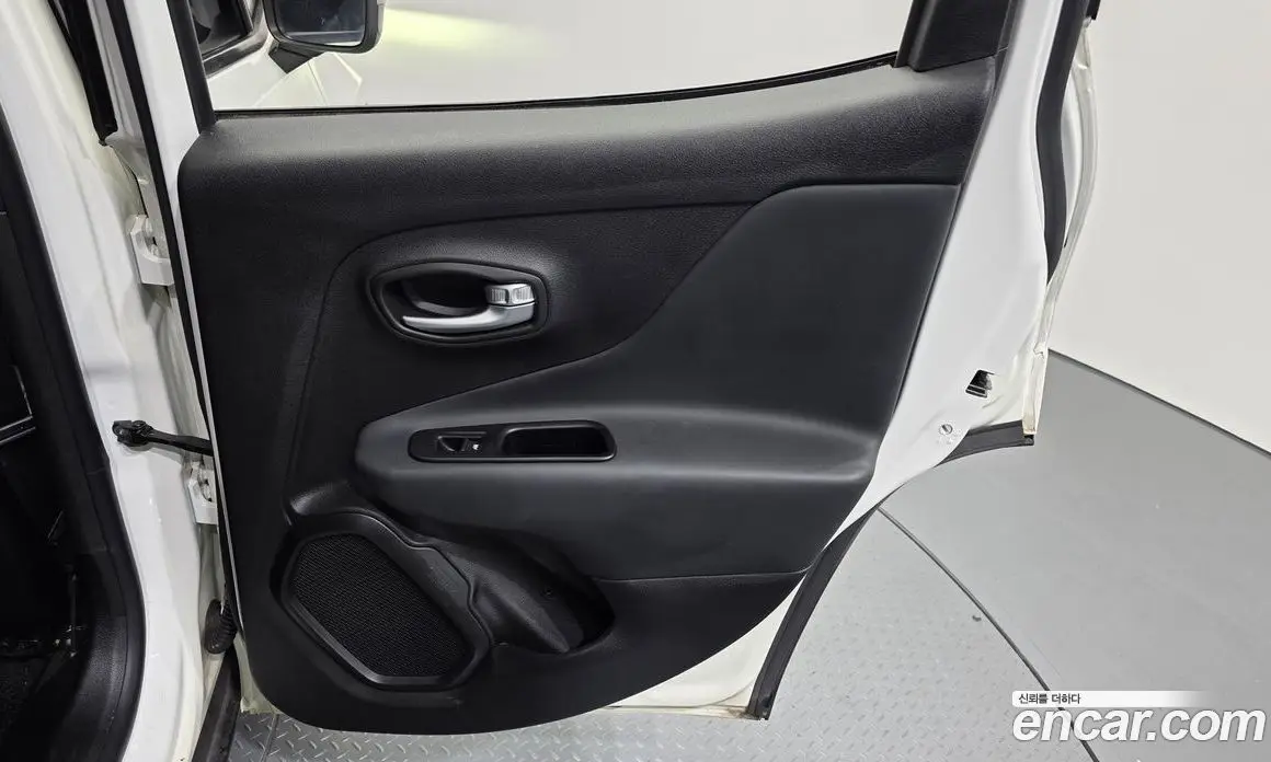 Jeep Renegade 2020 1.6 автомат (гидро), фото 15 Jeep Renegade 2020 1.6 автомат (гидро), фото 15