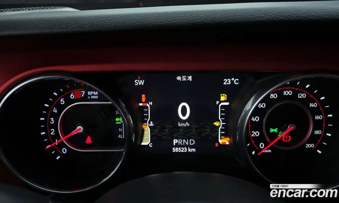 Jeep Wrangler 2018 2.0 автомат (гидро), фото 11 Jeep Wrangler 2018 2.0 автомат (гидро), фото 11