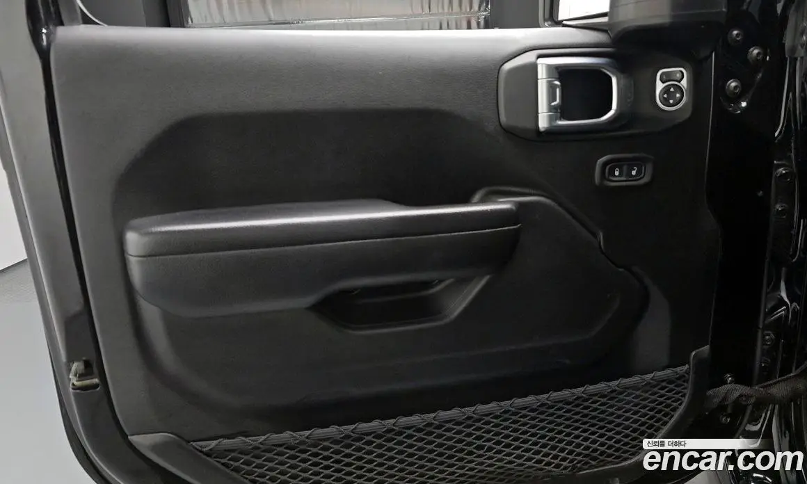 Jeep Wrangler 2018 2.0 автомат (гидро), фото 14 Jeep Wrangler 2018 2.0 автомат (гидро), фото 14