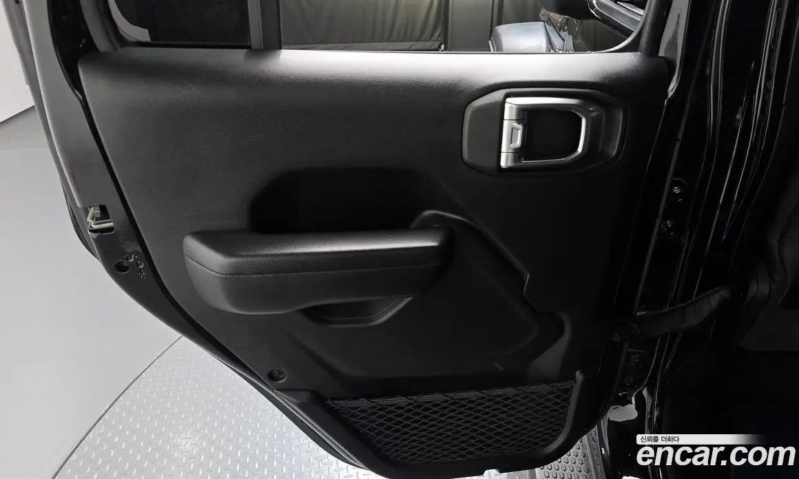 Jeep Wrangler 2018 2.0 автомат (гидро), фото 15 Jeep Wrangler 2018 2.0 автомат (гидро), фото 15