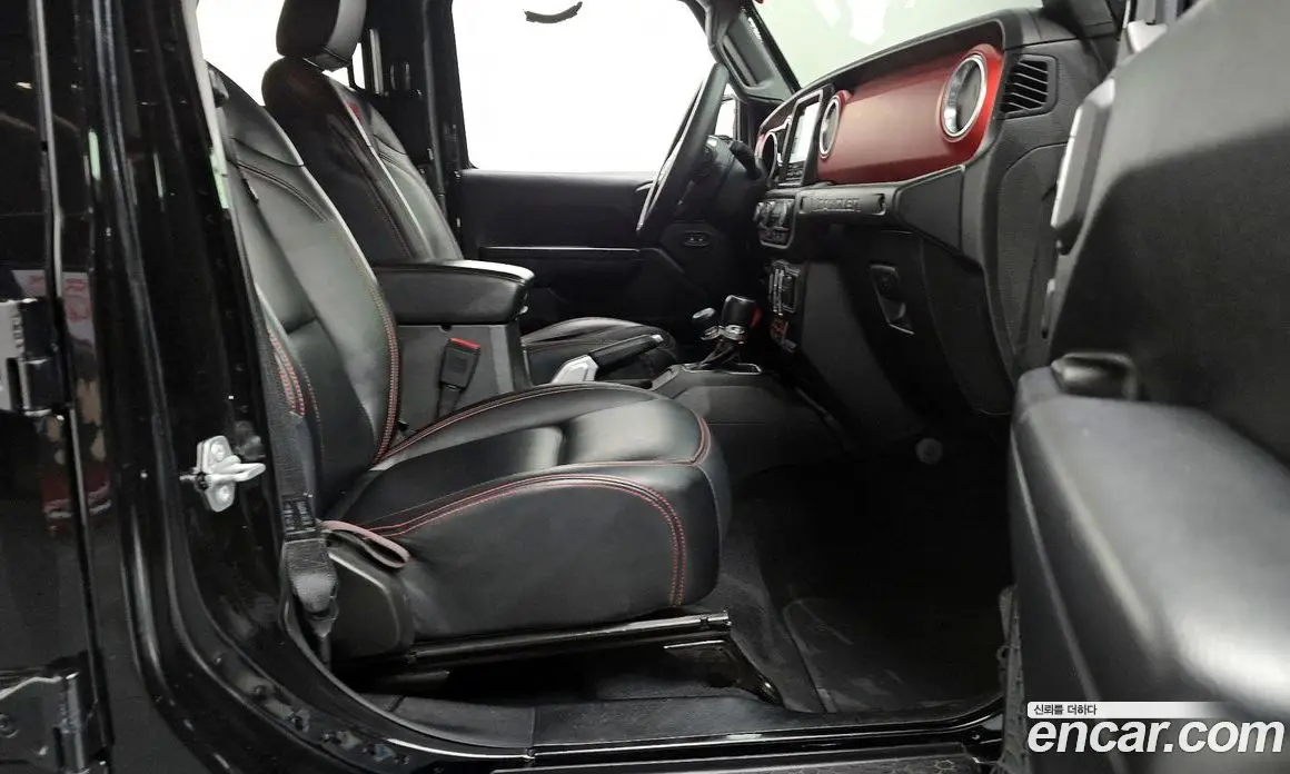Jeep Wrangler 2018 2.0 автомат (гидро), фото 16 Jeep Wrangler 2018 2.0 автомат (гидро), фото 16