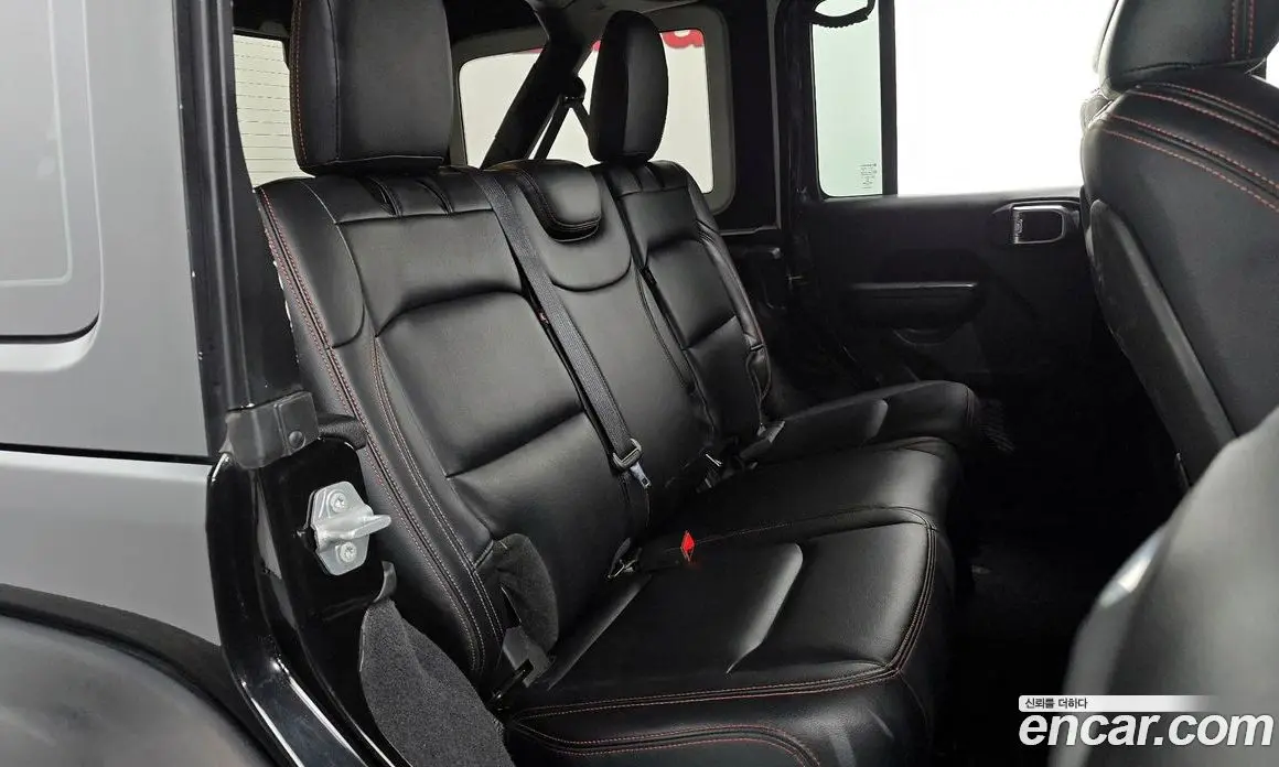 Jeep Wrangler 2018 2.0 автомат (гидро), фото 17 Jeep Wrangler 2018 2.0 автомат (гидро), фото 17
