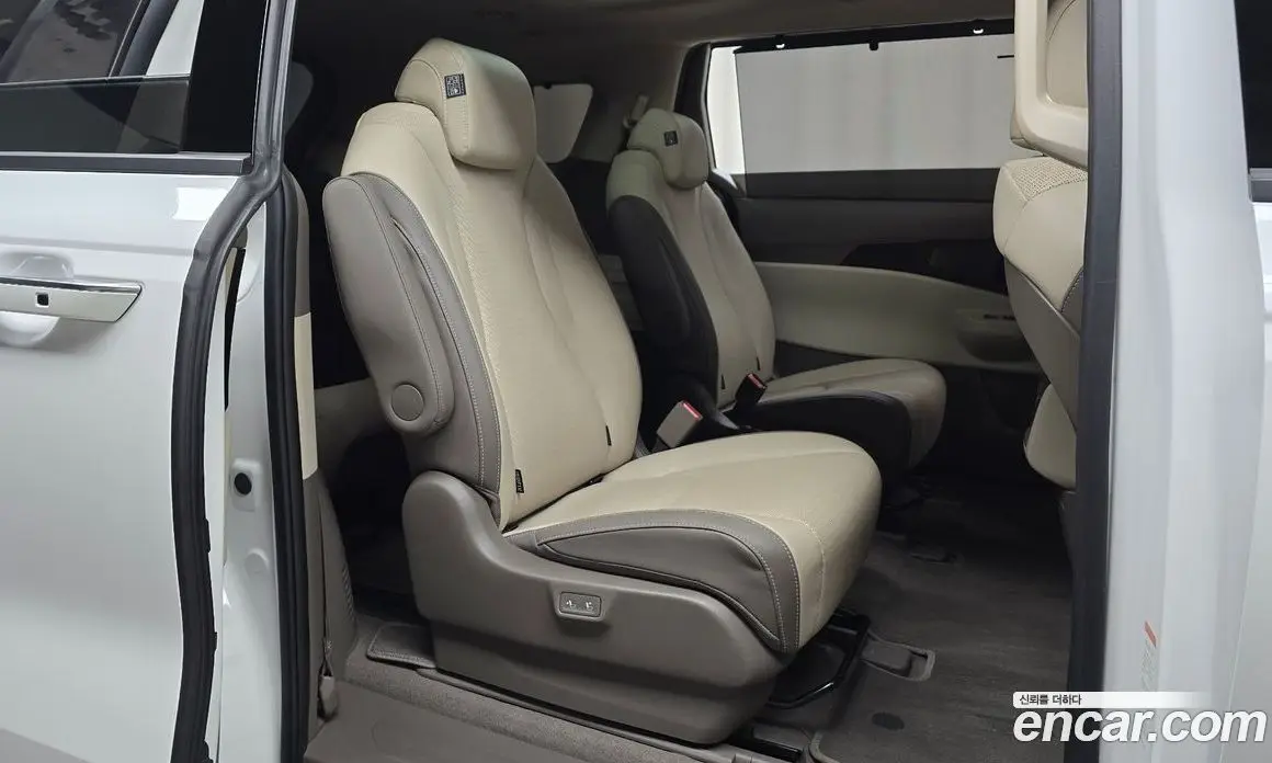 Kia Carnival 2023 2.2 автомат (гидро), фото 17