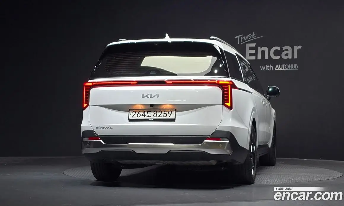 Kia Carnival 2023 2.2 автомат (гидро), фото 4