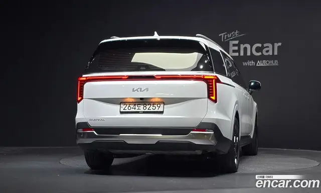 Kia Carnival 2023 2.2 автомат (гидро), миниатюра 4