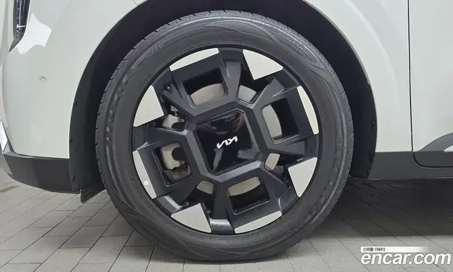 Kia Carnival 2023 2.2 автомат (гидро), миниатюра 5