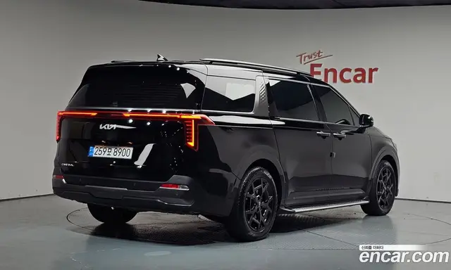 Kia Carnival, 2024, 8 989 км