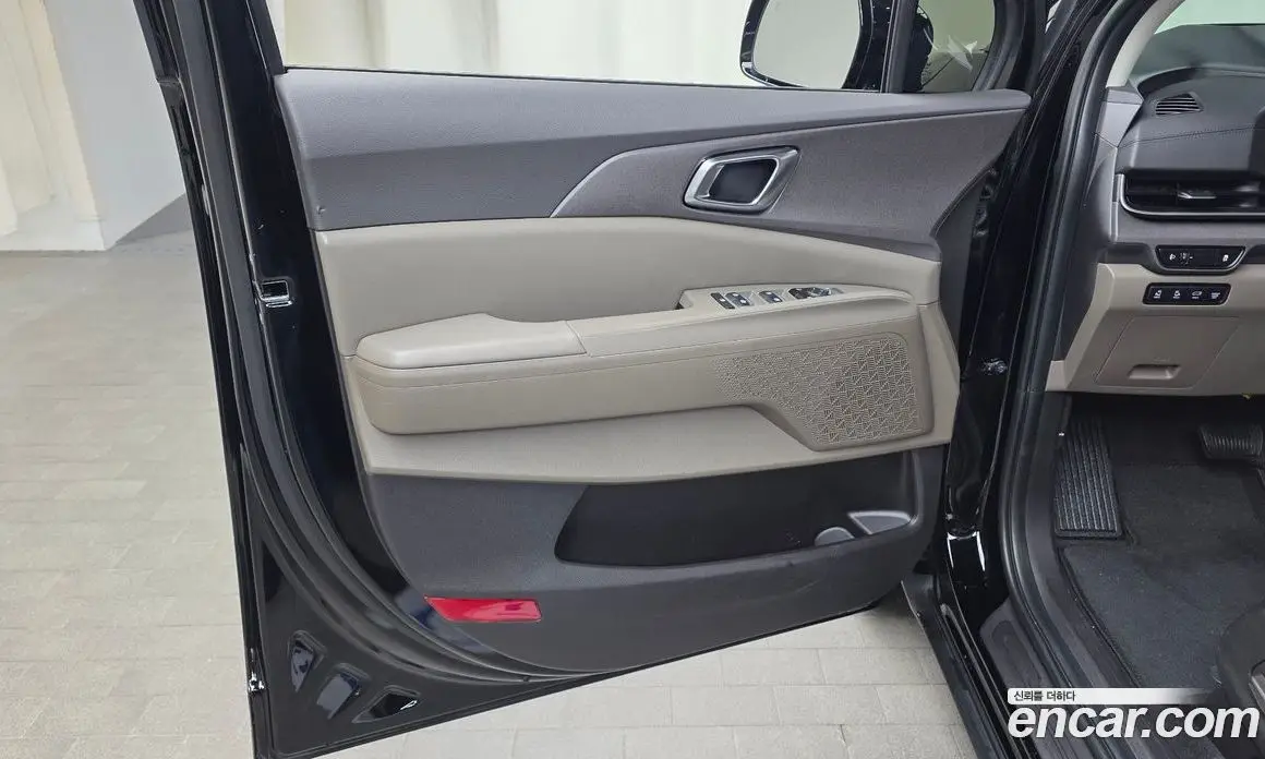 Kia Carnival 2025 1.6 автомат (гидро), фото 13