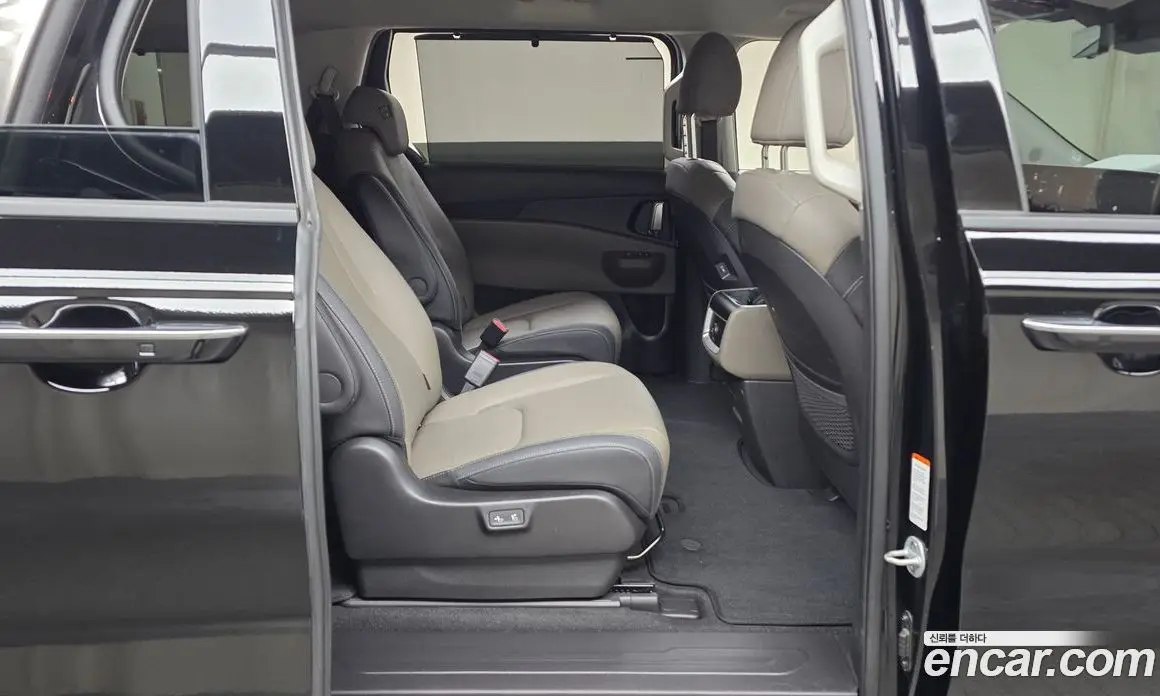 Kia Carnival 2025 1.6 автомат (гидро), фото 16