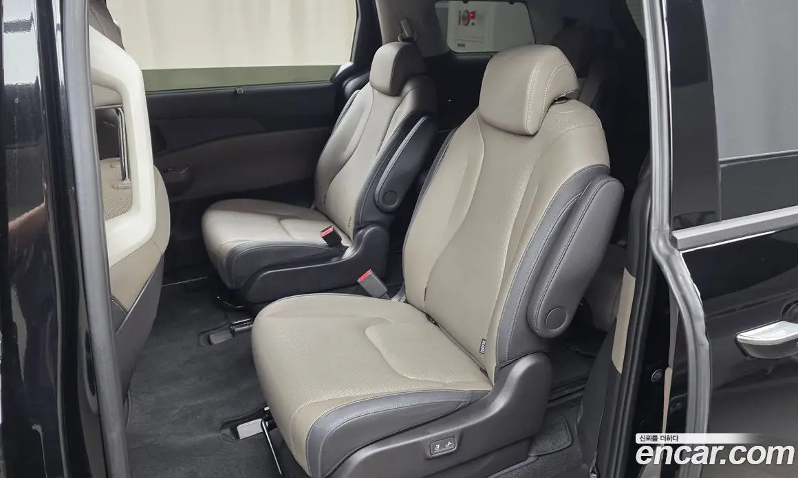 Kia Carnival 2025 1.6 автомат (гидро), фото 17