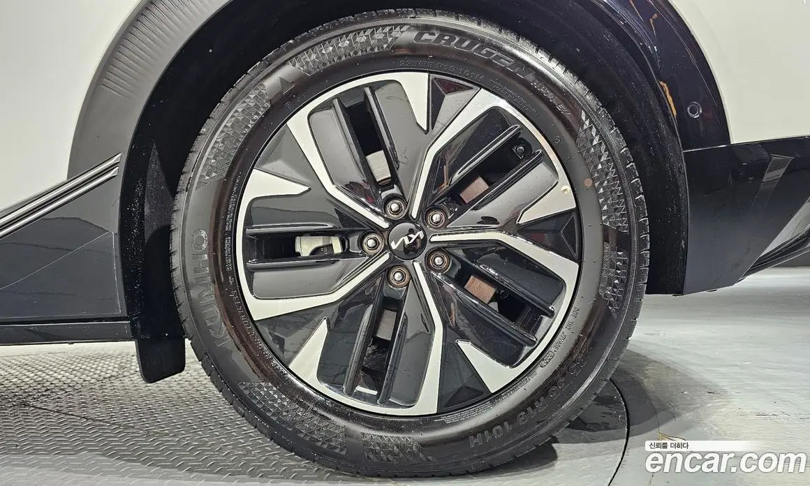 Kia EV6 2024 0.1 автомат (гидро), фото 7 Kia EV6 2024 0.1 автомат (гидро), фото 7
