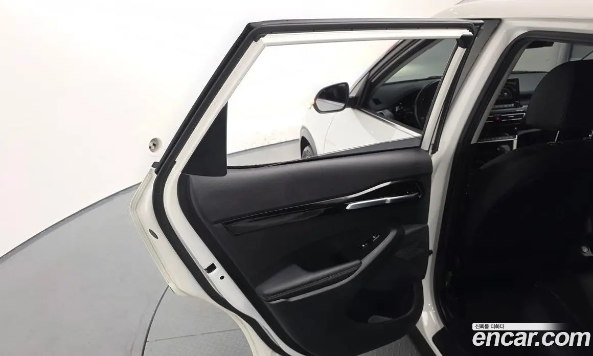 Kia Seltos 2022 1.6 автомат (гидро), фото 15 Kia Seltos 2022 1.6 автомат (гидро), фото 15