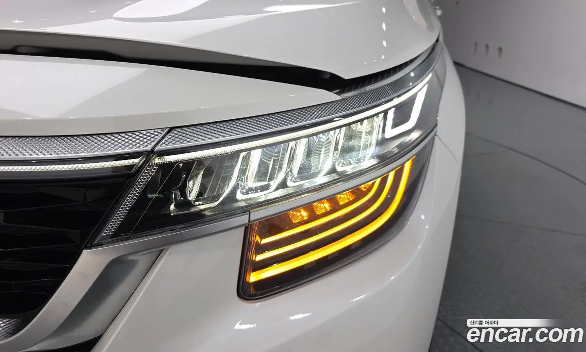 Kia Seltos 2022 1.6 автомат (гидро), фото 8 Kia Seltos 2022 1.6 автомат (гидро), фото 8