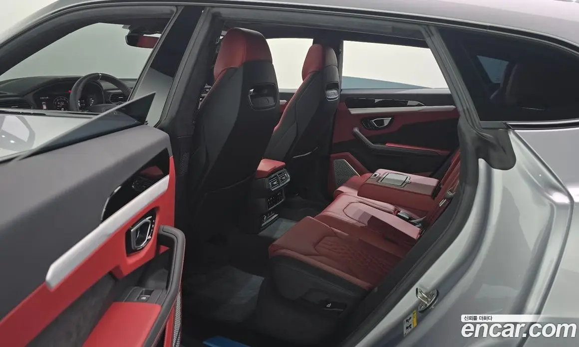 Lamborghini Urus 2024 4.0 автомат (гидро), фото 18 Lamborghini Urus 2024 4.0 автомат (гидро), фото 18