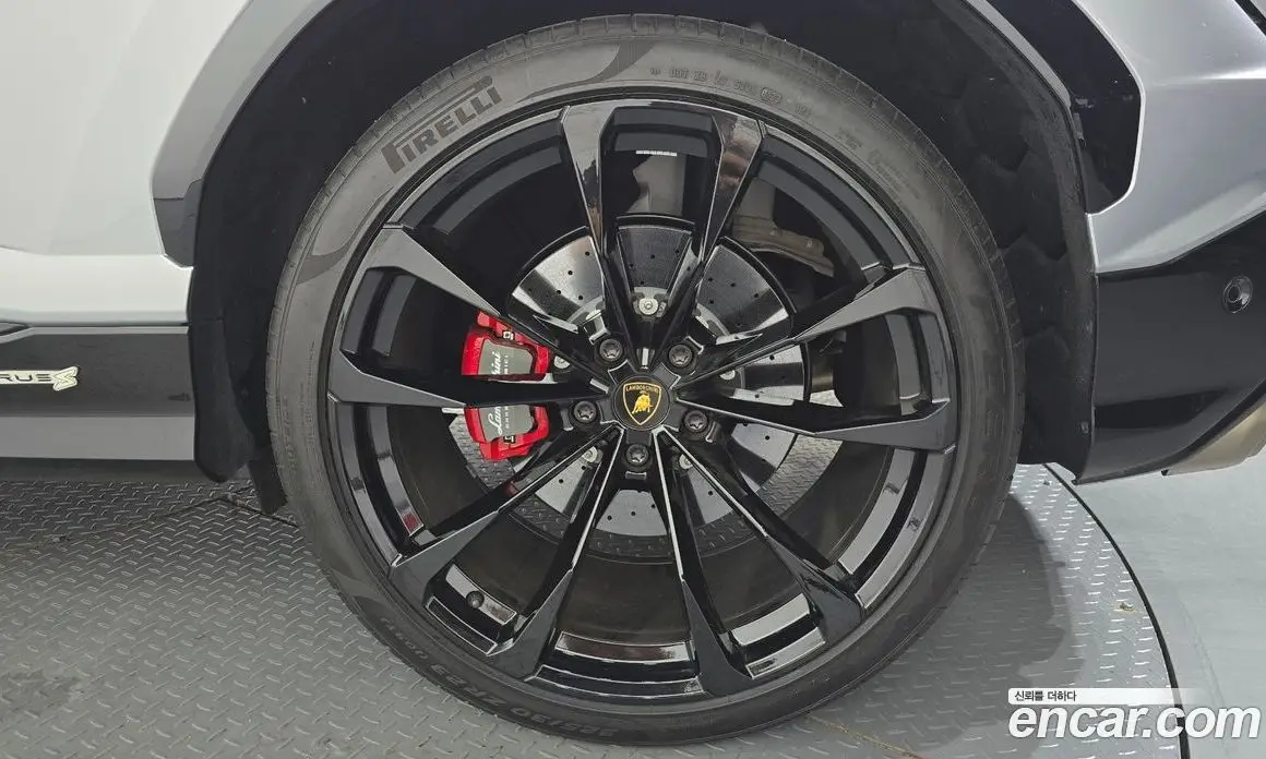 Lamborghini Urus 2024 4.0 автомат (гидро), фото 7 Lamborghini Urus 2024 4.0 автомат (гидро), фото 7