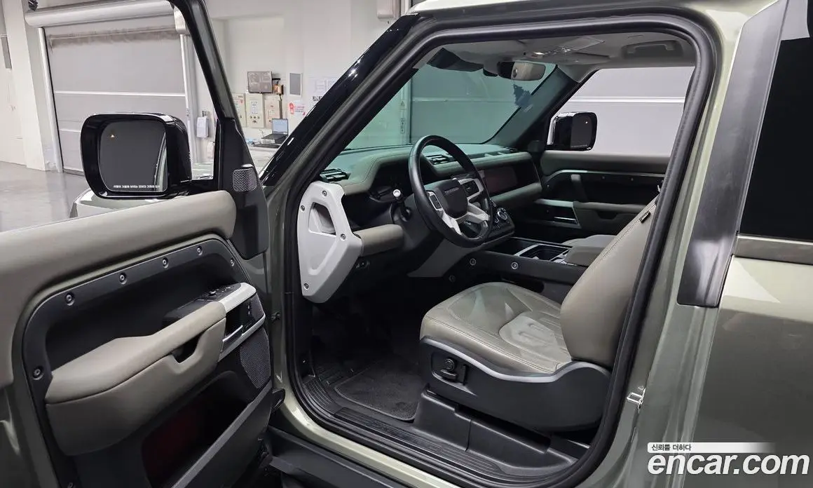 Land Rover Defender 2021 3.0 автомат (гидро), фото 13