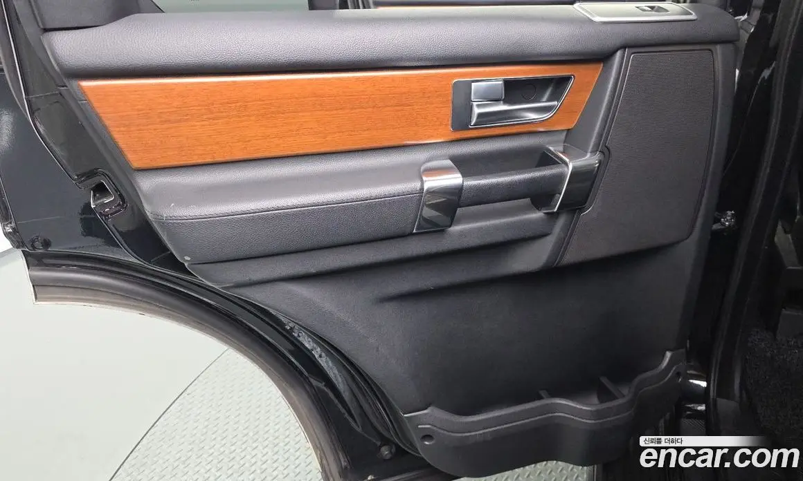 Land Rover Discovery 2014 3.0 автомат (гидро), фото 15 Land Rover Discovery 2014 3.0 автомат (гидро), фото 15