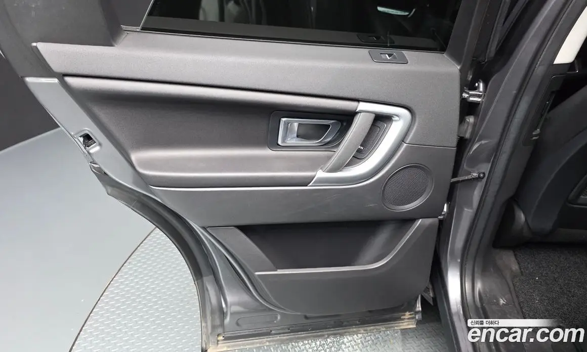 Land Rover Discovery Sport 2017 2.0 автомат (гидро), фото 15 Land Rover Discovery Sport 2017 2.0 автомат (гидро), фото 15
