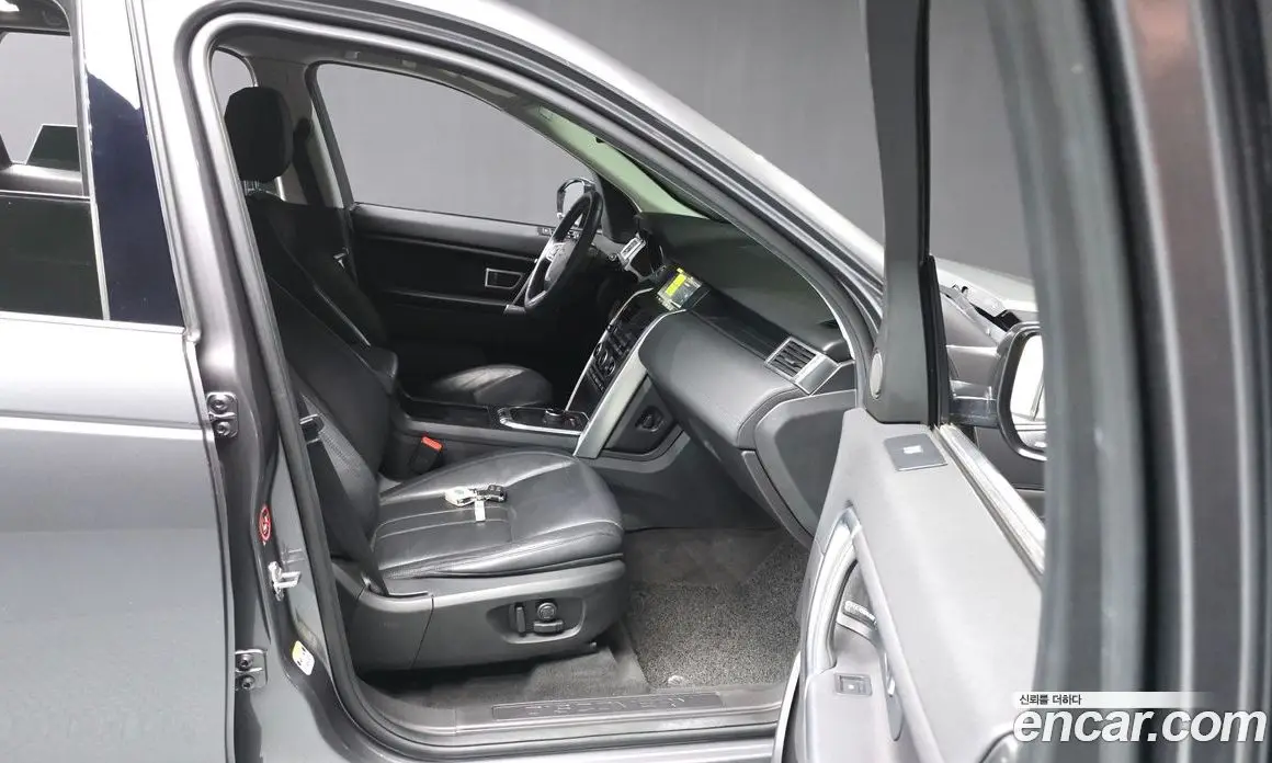 Land Rover Discovery Sport 2017 2.0 автомат (гидро), фото 17 Land Rover Discovery Sport 2017 2.0 автомат (гидро), фото 17