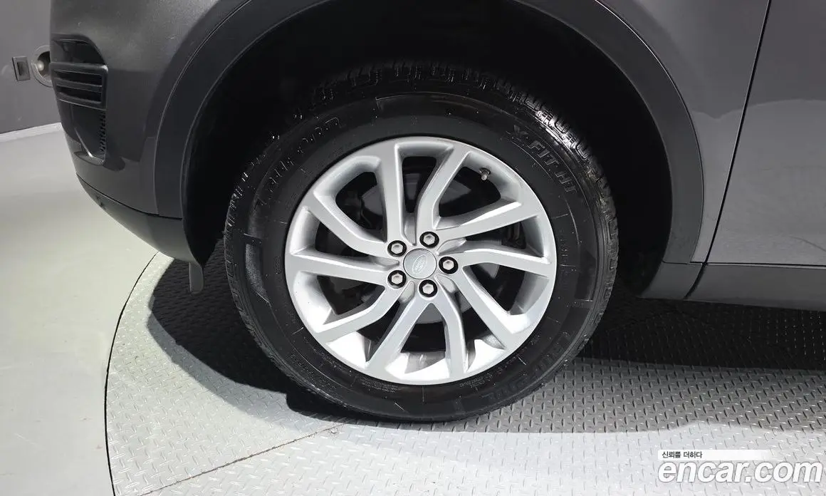 Land Rover Discovery Sport 2017 2.0 автомат (гидро), фото 5 Land Rover Discovery Sport 2017 2.0 автомат (гидро), фото 5