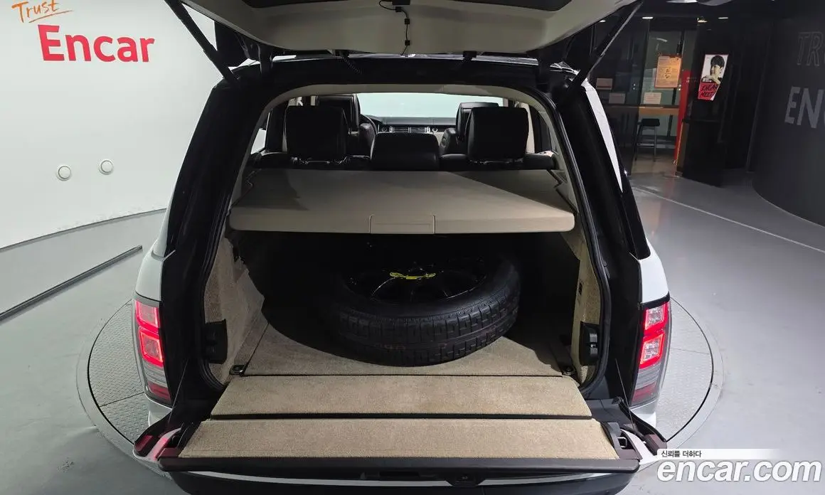 Land Rover Range Rover 2015 4.4 автомат (гидро), фото 20