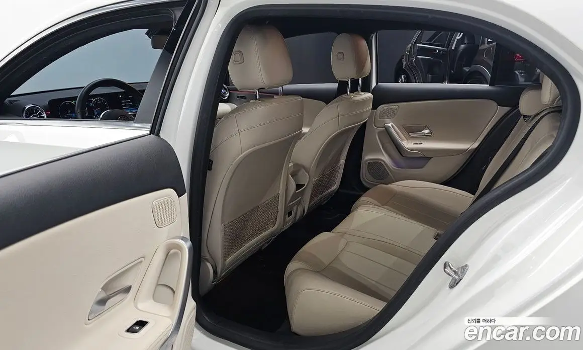Mercedes-Benz A-Class 2021 2.0 автомат (гидро), фото 17