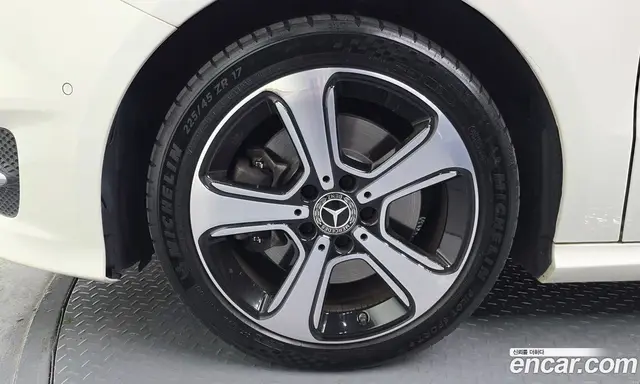 Mercedes-Benz B-Class 2018 2.0 автомат (гидро), миниатюра 5 Mercedes-Benz B-Class 2018 2.0 автомат (гидро), миниатюра 5