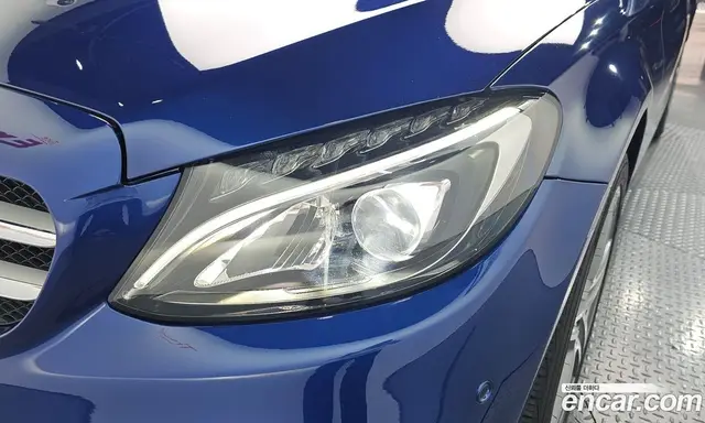 Mercedes-Benz C-Class 2018 2.0 автомат (гидро), миниатюра 8