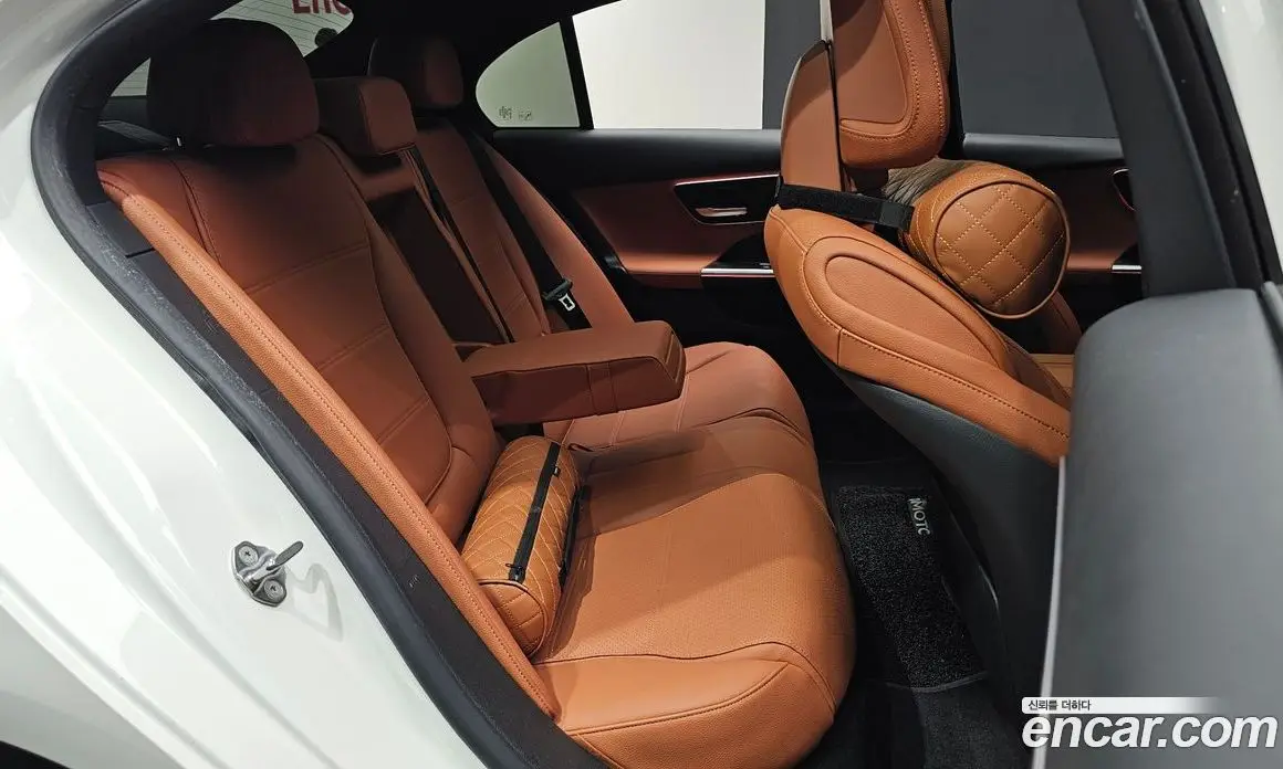 Mercedes-Benz C-Class 2023 2.0 автомат (гидро), фото 17