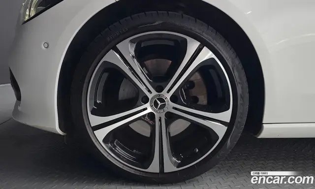 Mercedes-Benz C-Class 2023 2.0 автомат (гидро), миниатюра 5