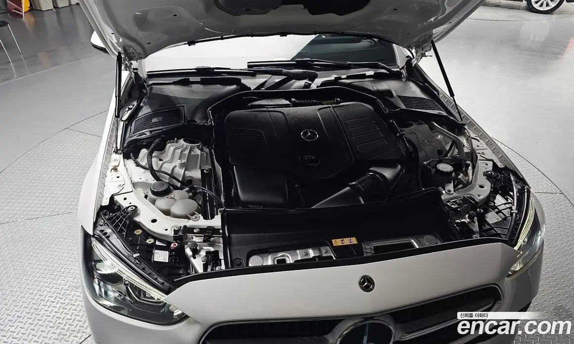 Mercedes-Benz C-Class 2023 2.0 автомат (гидро), фото 6