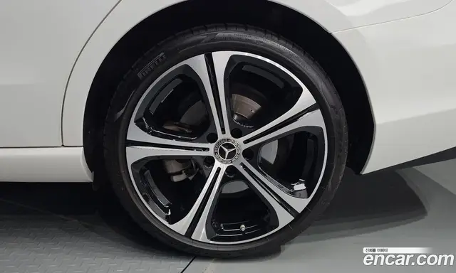 Mercedes-Benz C-Class 2023 2.0 автомат (гидро), миниатюра 7