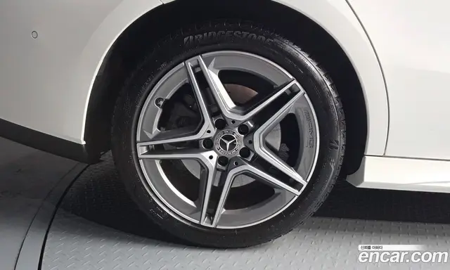 Mercedes-Benz CLA-Class 2025 2.0 автомат (гидро), миниатюра 5