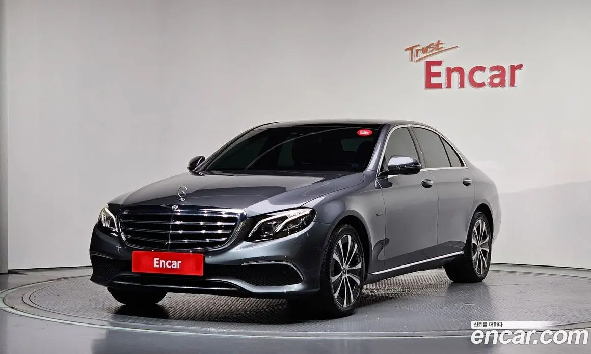 Mercedes-Benz E-Class 2019 2.0 автомат (гидро), фото 1 Mercedes-Benz E-Class 2019 2.0 автомат (гидро), фото 1