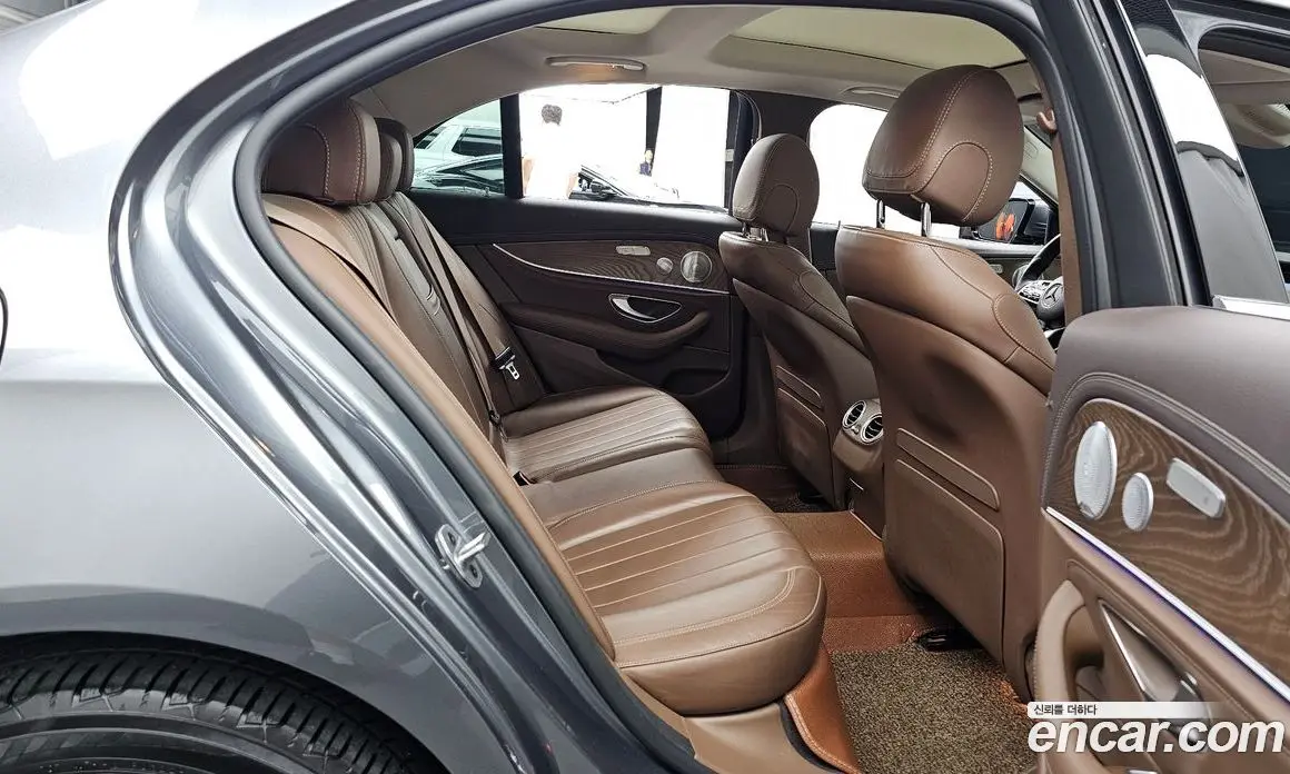 Mercedes-Benz E-Class 2019 2.0 автомат (гидро), фото 18 Mercedes-Benz E-Class 2019 2.0 автомат (гидро), фото 18