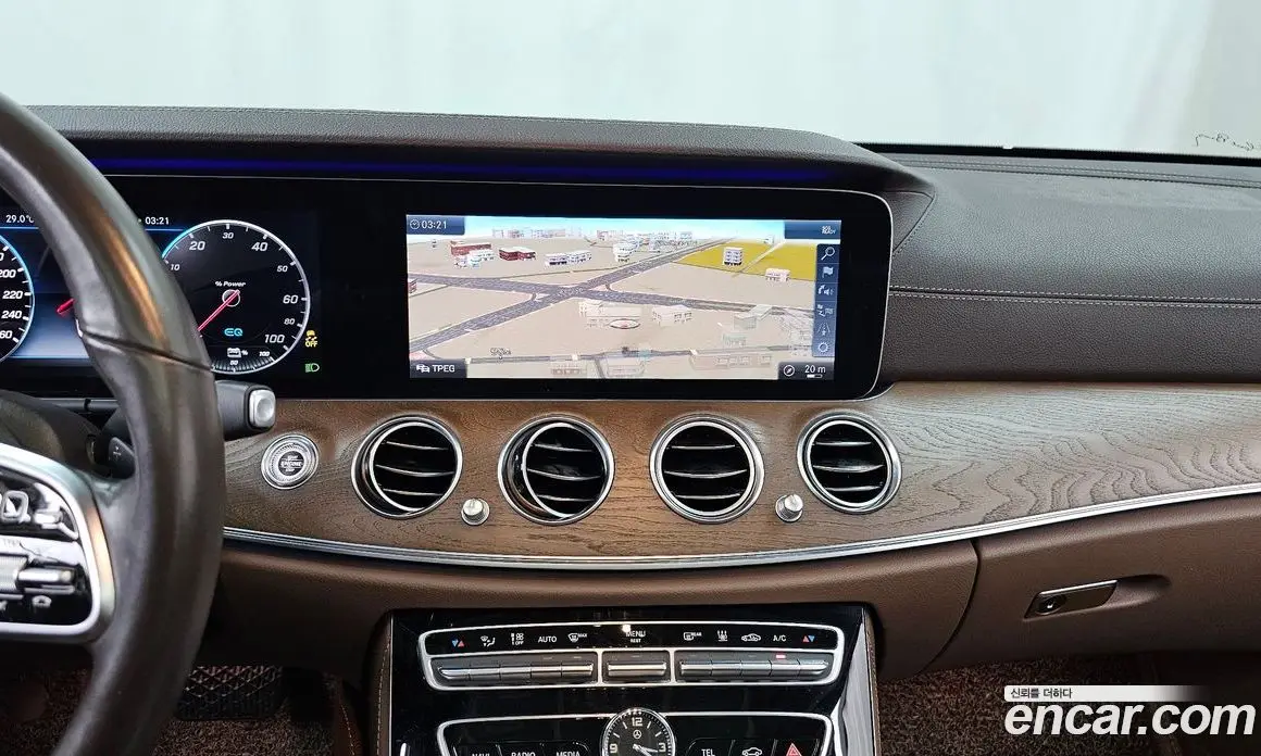 Mercedes-Benz E-Class 2019 2.0 автомат (гидро), фото 20 Mercedes-Benz E-Class 2019 2.0 автомат (гидро), фото 20