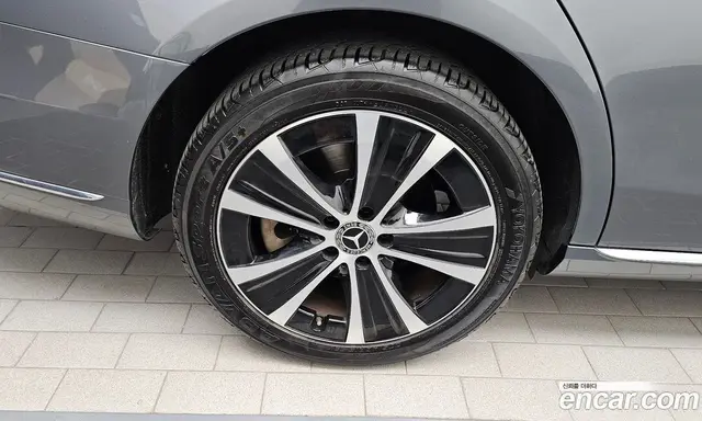 Mercedes-Benz E-Class 2019 2.0 автомат (гидро), миниатюра 5 Mercedes-Benz E-Class 2019 2.0 автомат (гидро), миниатюра 5