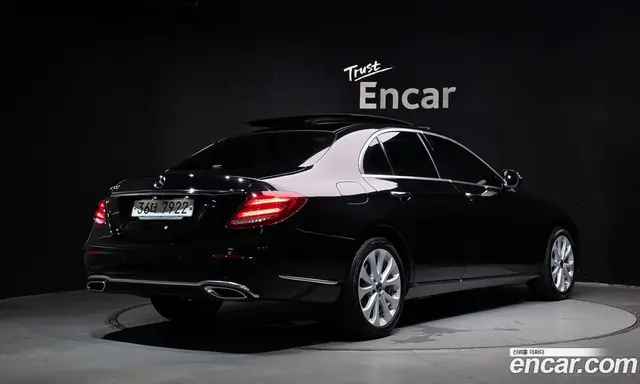 Mercedes-Benz E-Class 2019 2.0 автомат (гидро), миниатюра 2 Mercedes-Benz E-Class 2019 2.0 автомат (гидро), миниатюра 2