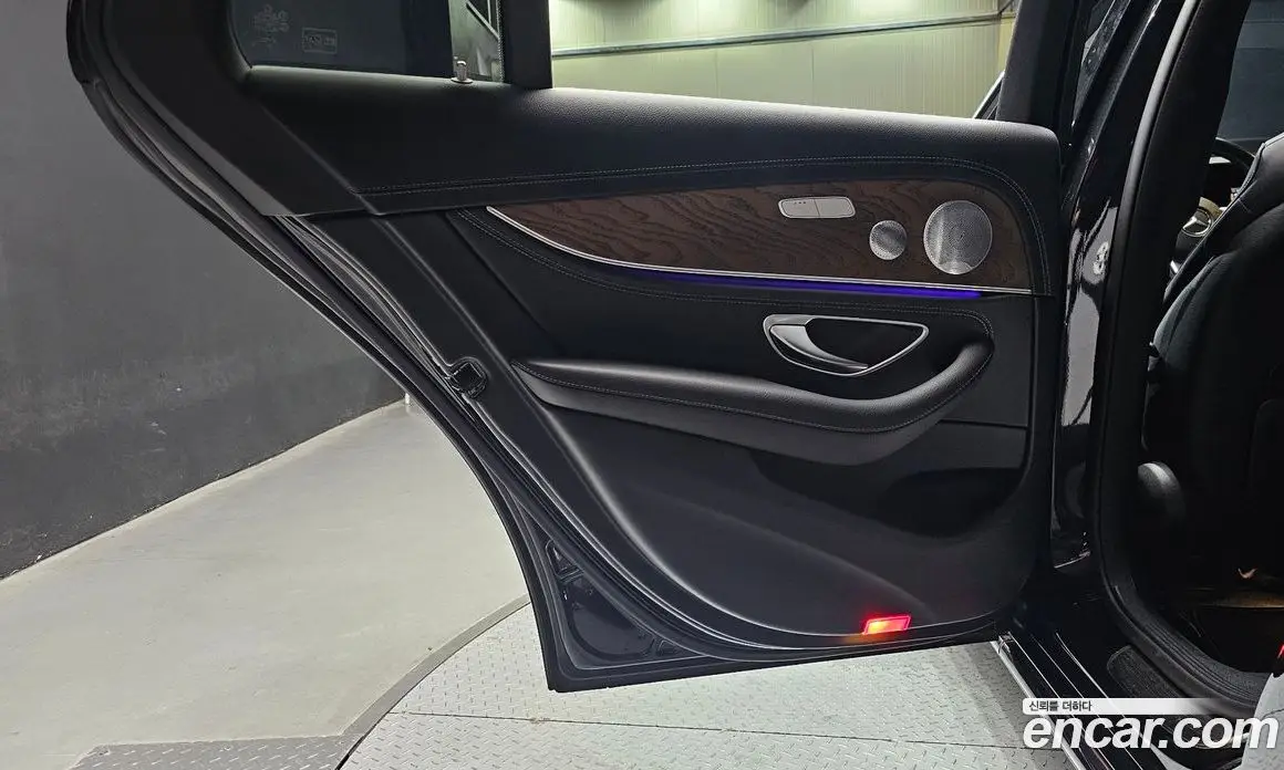 Mercedes-Benz E-Class 2019 2.0 автомат (гидро), фото 15 Mercedes-Benz E-Class 2019 2.0 автомат (гидро), фото 15