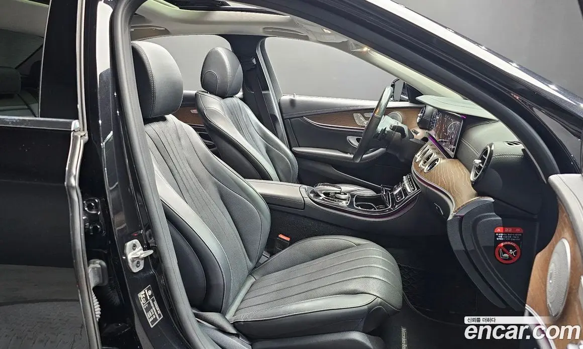 Mercedes-Benz E-Class 2019 2.0 автомат (гидро), фото 16 Mercedes-Benz E-Class 2019 2.0 автомат (гидро), фото 16