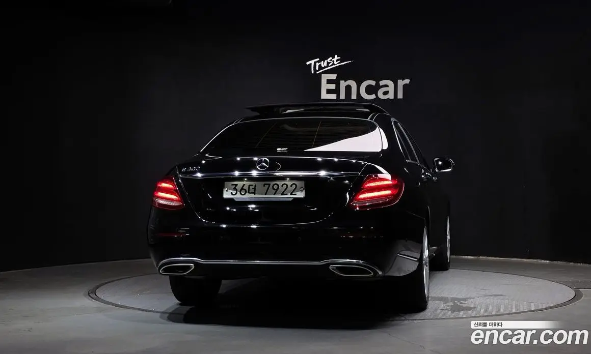 Mercedes-Benz E-Class 2019 2.0 автомат (гидро), фото 4 Mercedes-Benz E-Class 2019 2.0 автомат (гидро), фото 4