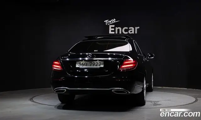 Mercedes-Benz E-Class 2019 2.0 автомат (гидро), миниатюра 4 Mercedes-Benz E-Class 2019 2.0 автомат (гидро), миниатюра 4
