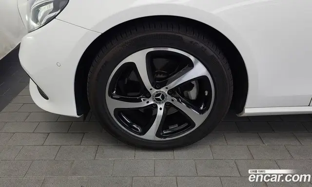 Mercedes-Benz E-Class 2020 2.0 автомат (гидро), миниатюра 5