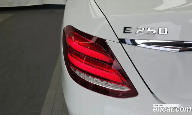 Mercedes-Benz E-Class 2020 2.0 автомат (гидро), миниатюра 9