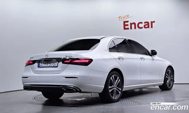 Mercedes-Benz E-Class 2021 2.0 автомат (гидро), миниатюра 2